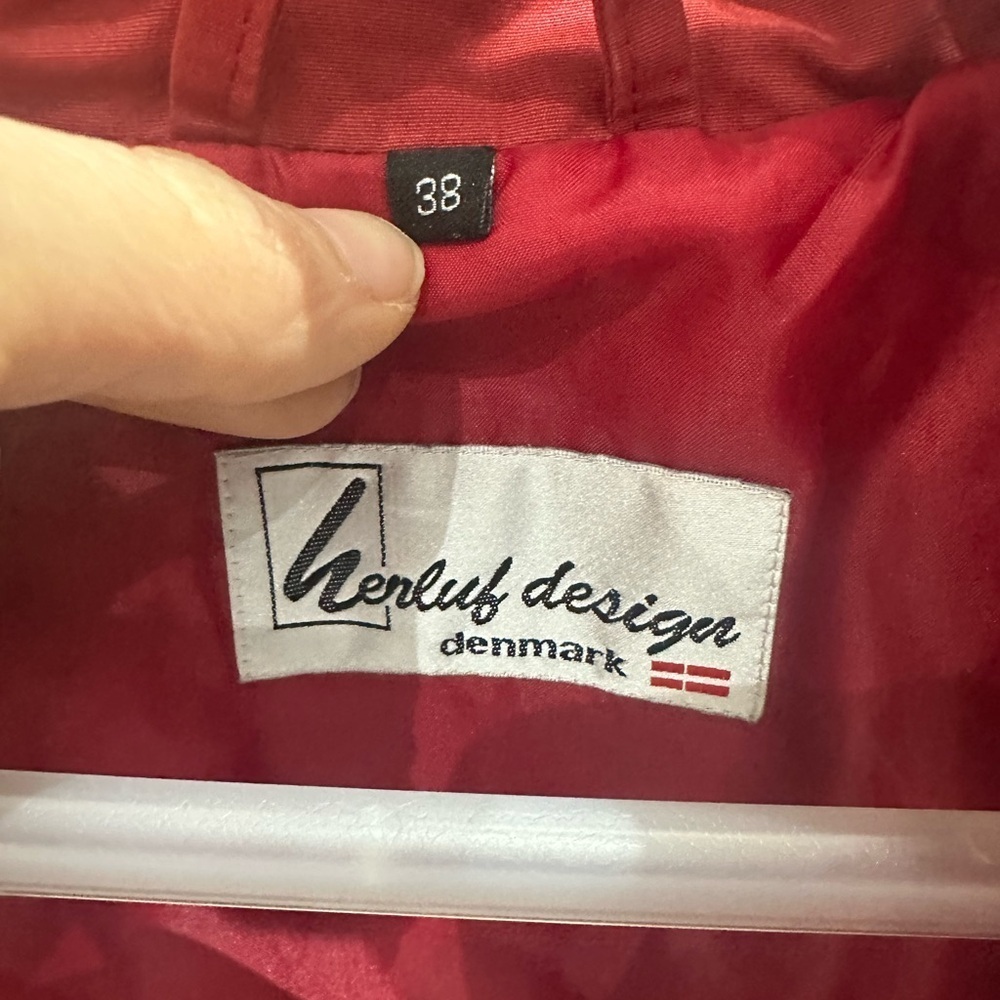 Vintage Herluf Design Denmark Red Rain Jacket – Size 38 – Hooded & Lined - Picture 4 of 5